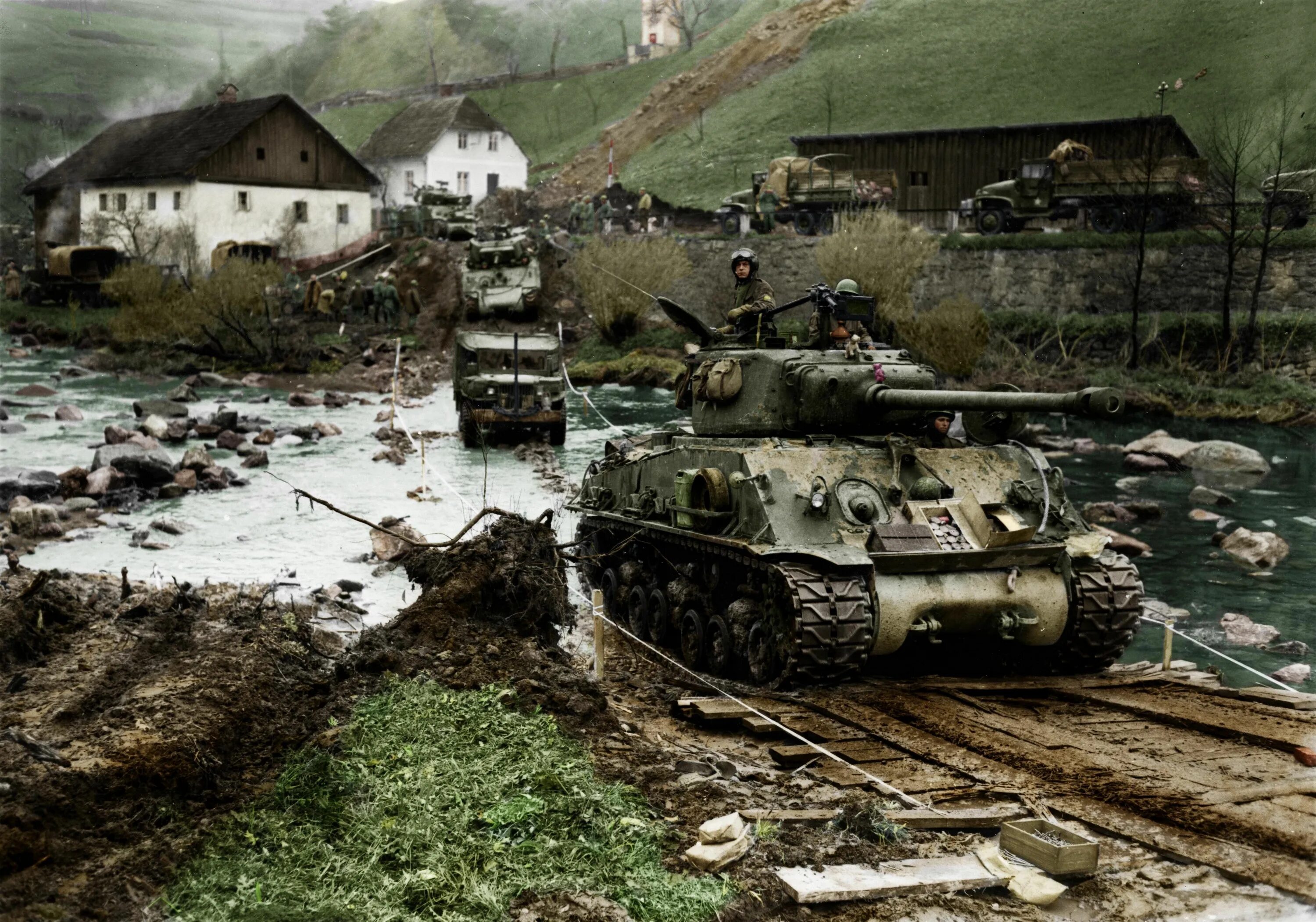 Танковые воины. Танк м4 Шерман в Арденнах. Танки Шерман 1945. M4a2 Sherman Арденны 1944. Шерманы в Арденнах.