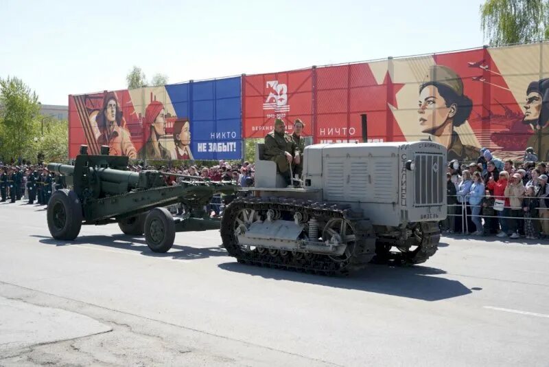 9 мая в пышме 2025. Парад победы в верхней пышме. военный музей екатеринбург. пышма музей военной техники. музей боевой славы пышма.