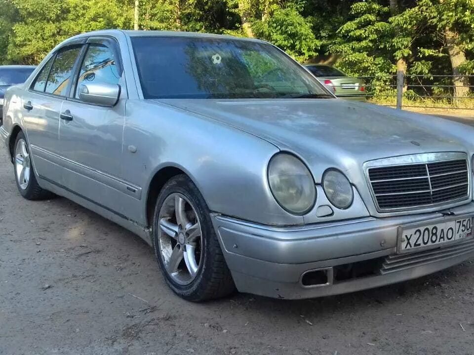 Куплю мерседес 1999. Mercedes Benz 1999. Mercedes Benz e-class w210 1999 год. Мерседес 210 1999. Мерседес-Бенц е-класс 1999 года.