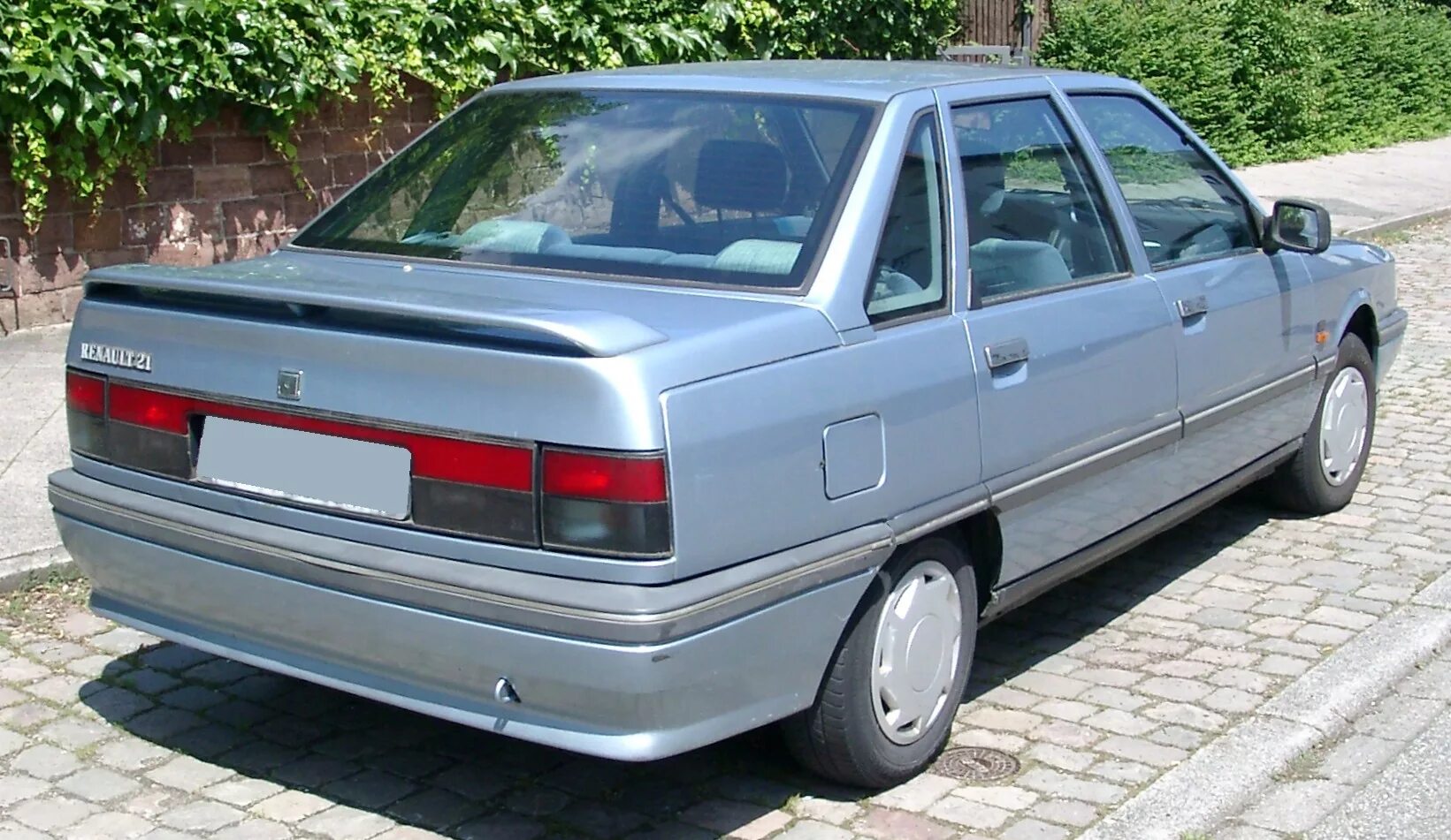 Рено 21 год. Renault 21. Renault 21 Turbo. Renault 21 1986. Рено 21 Невада седан.