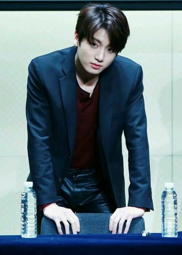 Чонгук бизнесмен. Чонгук бизнесмен. Bts диспатч 2020. Чонгук диспатч 2020. Чонгук фото 2019 лицо.