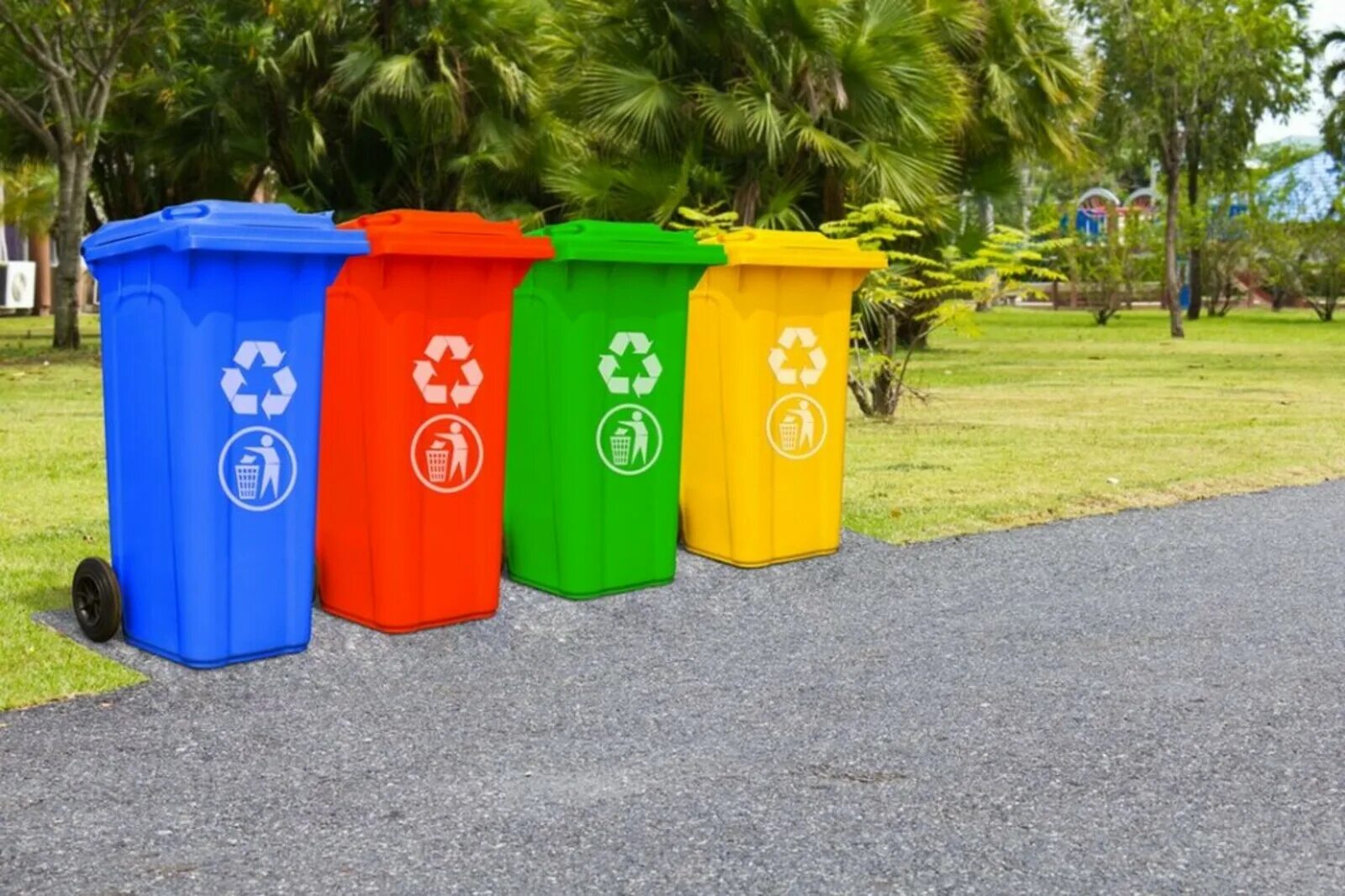 Форма тко. Раздельный мусор контейнеры. Контейнеры для раздельного сбора отходов. Раздельные мусорные баки. Разноцветные мусорные баки.