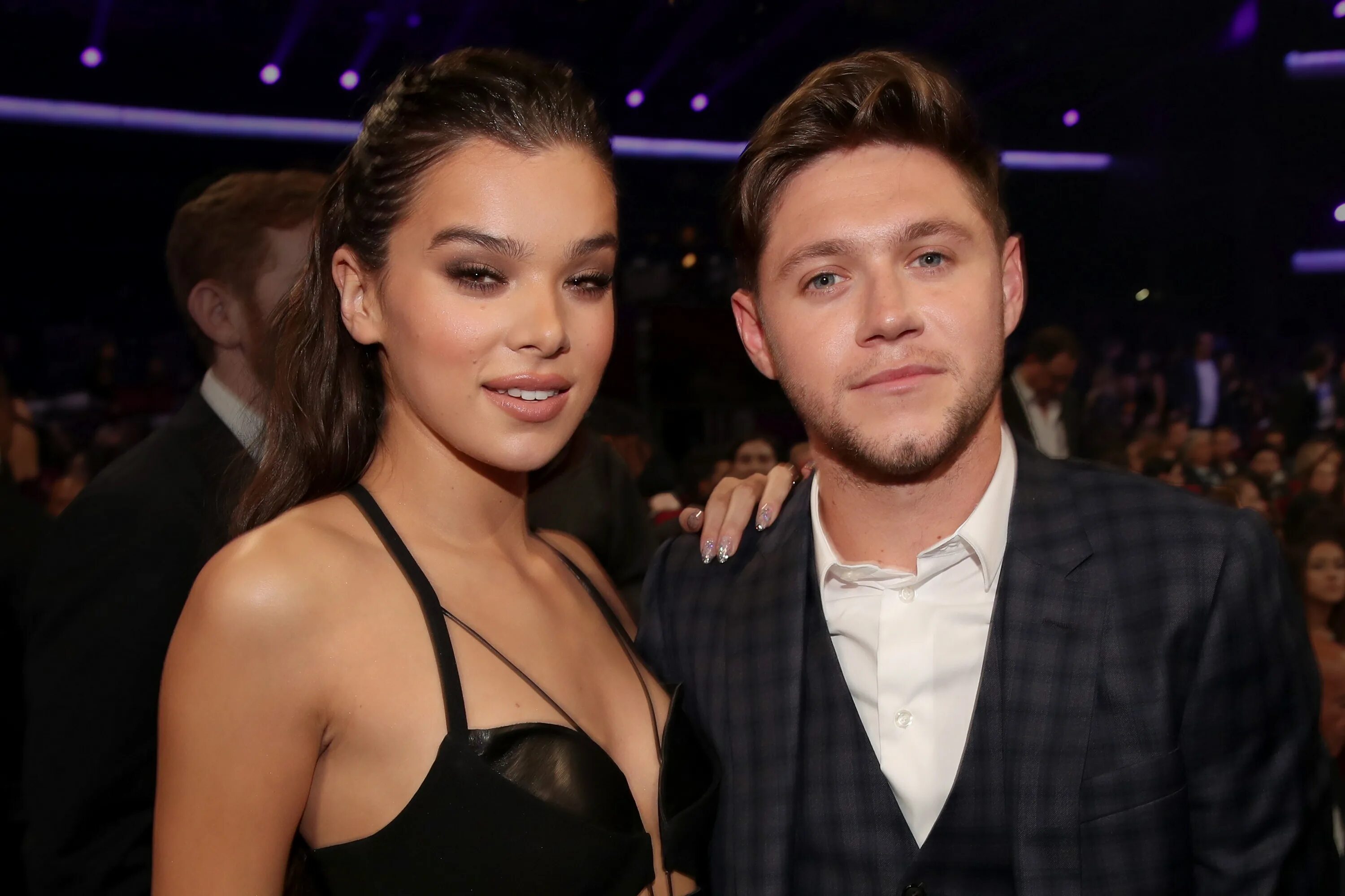 Холлэнд роден и дилан. Энтони де ла торре 2020. Виктория джастис с парнем. Дженна ортега и исаак пресли. Джейми блэкли если я останусь.