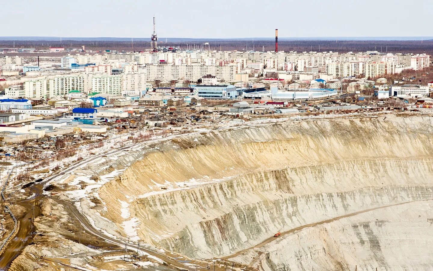 Мирнинские сайты якутии. Поселок Мирный Алмазы. Город Мирный Республика Саха Якутия. Посёлок Мирный Якутия.