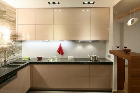 Угловая кухня верхние шкафы с одной стороны