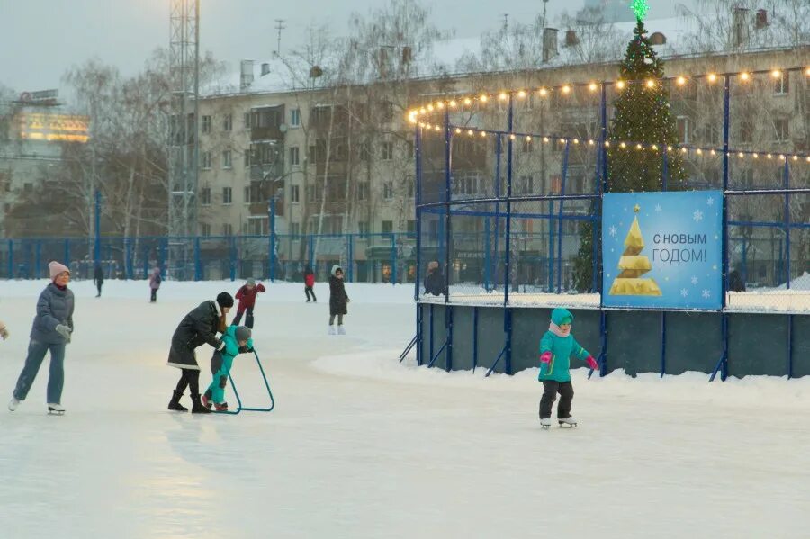 Каток юность екатеринбург фото Каток "Юности" открывает свои двери для любителей активного отдыха Новости О