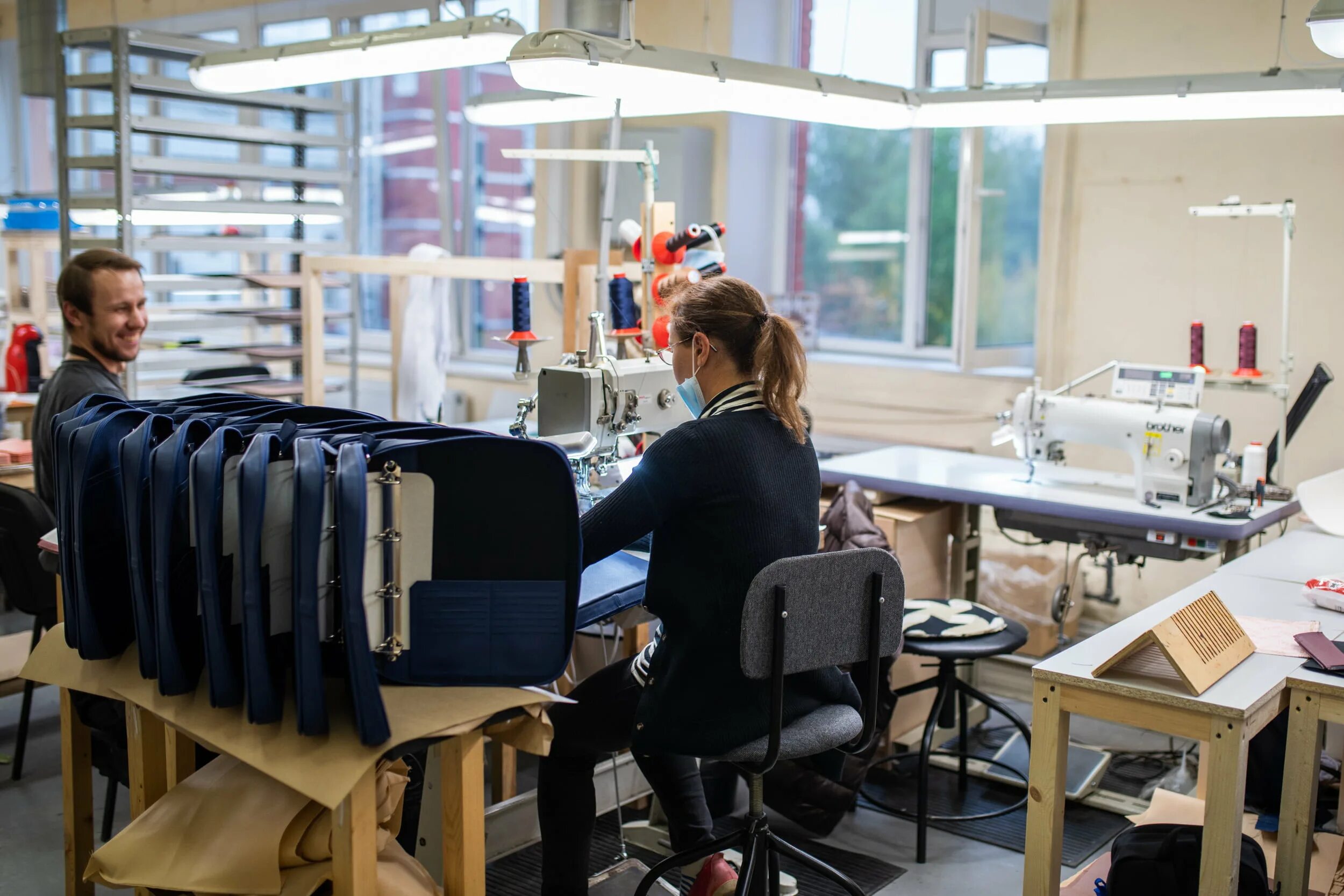 Курсы по изготовлению спб. Школа английского бенедикт. Фабрика ёлочных игрушек ёлочка г клин. Библиотека шушары. Руководители мебельной фабрики санкт.