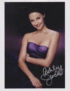 This Is A Chic And Classy Look That Is Perfect For Ashley Judd. Her 8C9