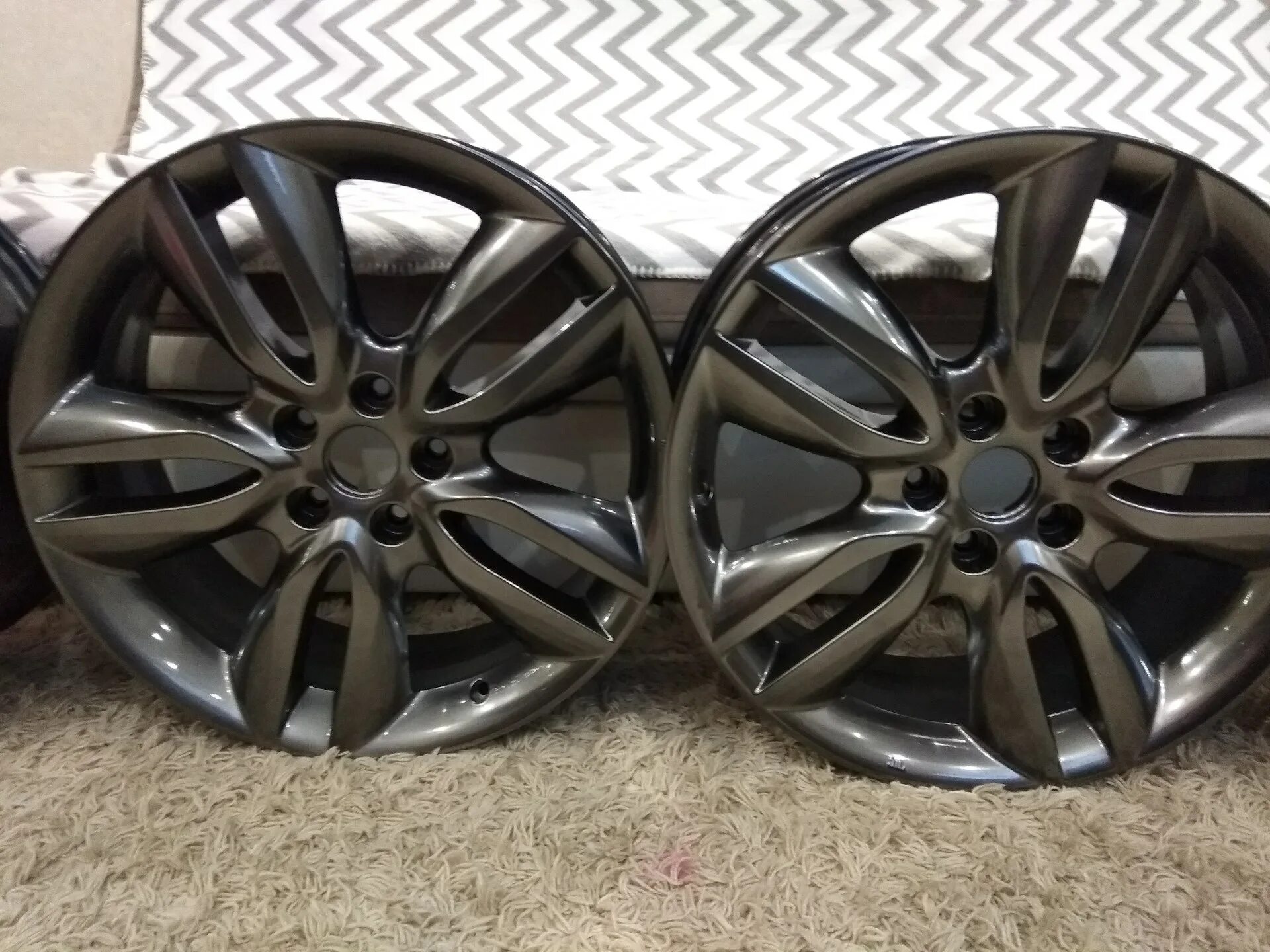 диски хендай санта фе r19 2021. литые диски санта фе 2. диски hyundai santa fe r18. санта фе 2021 колеса. оригинальный диск санта фе.