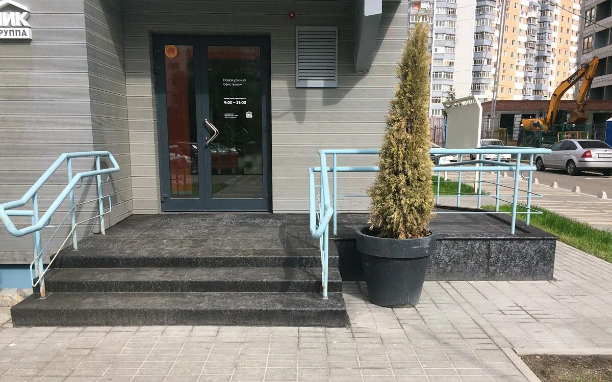 Крыльца общественных. Входная группа. входная группа в магазин, крыльцо. отделка входной группы. крыльца входных групп.