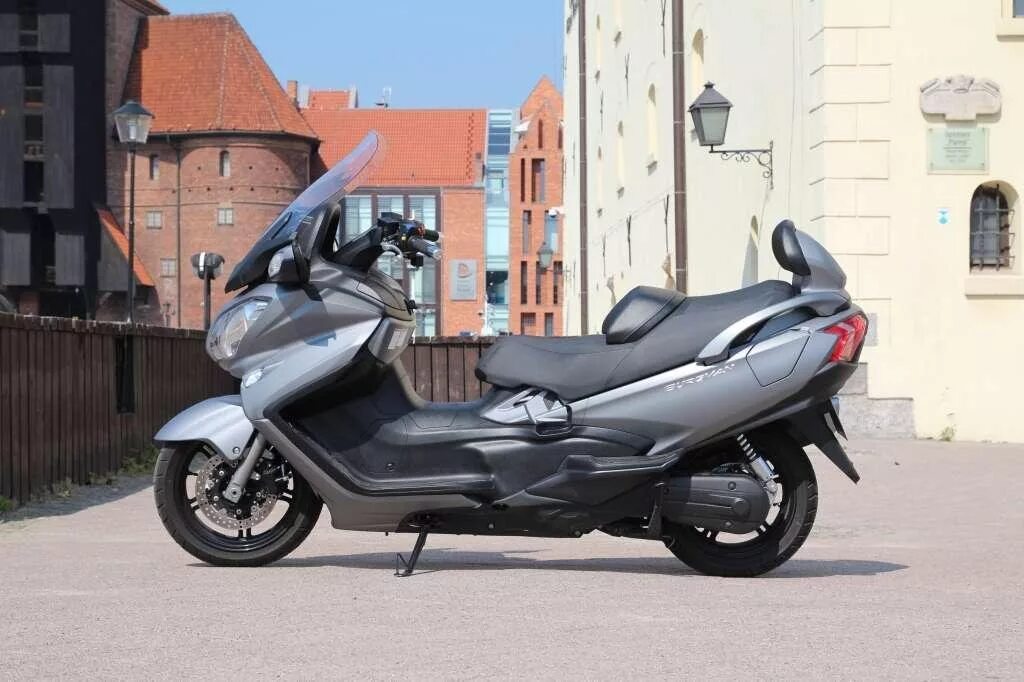 Suzuki burgman 650 2006. Suzuki burgman skywave 650. Скутер сузуки бургман 650. Сузуки бургман 650. Suzuki burgman 650 2023.