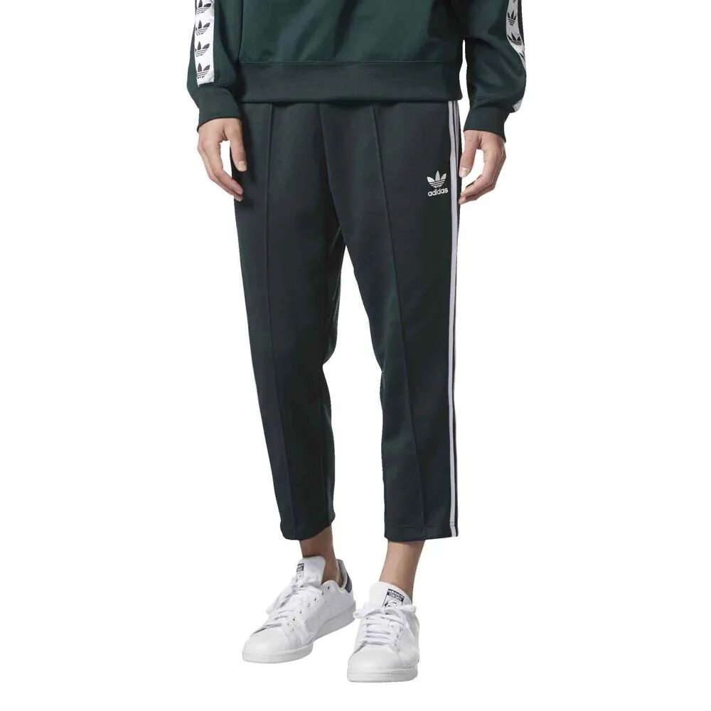 Штаны оригинал купить. Штаны adidas Originals SST Relax Crop. Штаны адидас Ориджиналс. Adidas SST Cropped Pants. Adidas Cropped Pants SST Relax.