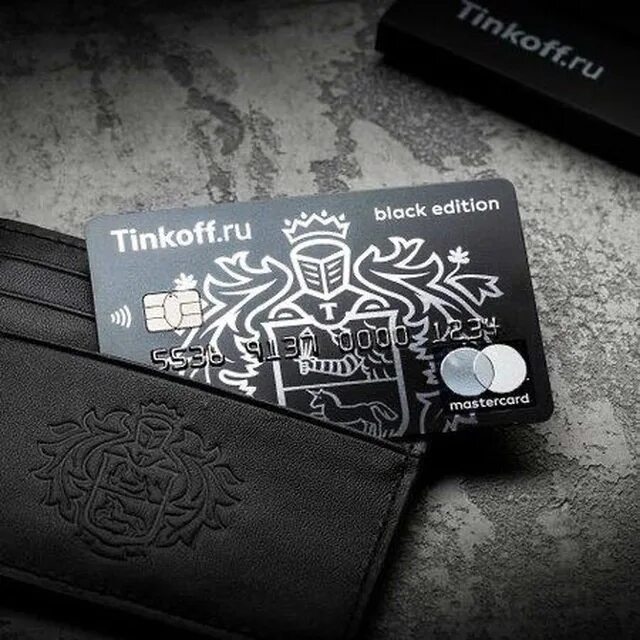 Тинькофф суприм. Тинькофф Блэк премиум. Металлическая Tinkoff Black Premium. Картхолдер чехол черный тинькофф. Дебетовая карта тинькофф Блэк металл.