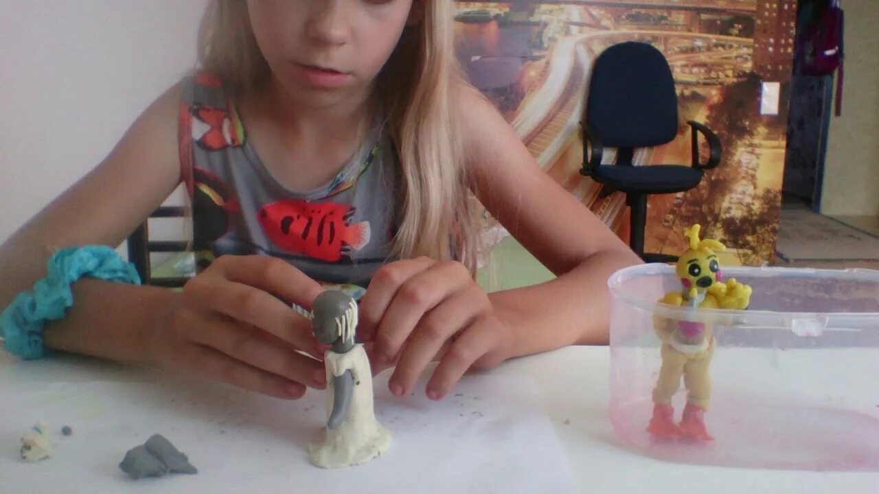 Собака из пластилина. Лепка забытый ребенок. Лепка ванни. Кнопка ютуба из пластилина. Бабка гренни лепка из пластилина.