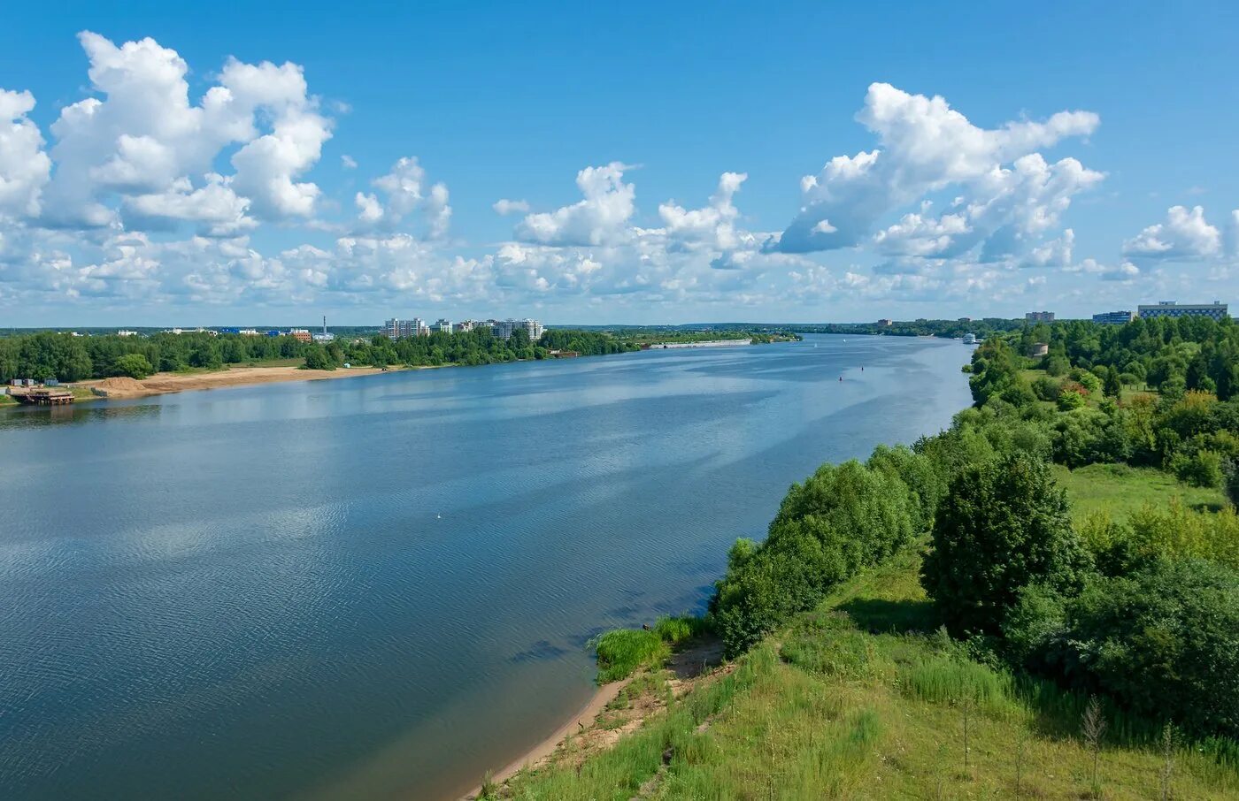 Волга это река. Волга река. Река Волга Приволжье. Волга Волга река. Волга полноводная река.