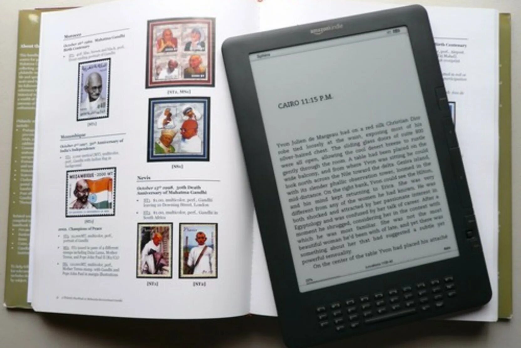 Бесплатные электронные учебники школа россии. Электронная книга. Учебник в электронной книге. Электронная книга планшет. Учебник в планшете.