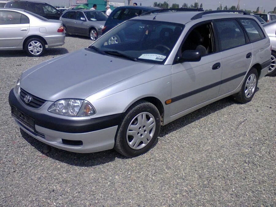 Тойота авенсис лифтбек. Toyota avensis 2001. Решетка радиатора тойота авенсис 2001. Тойота авенсис 2001 турбо. Toyota avensis 2001.