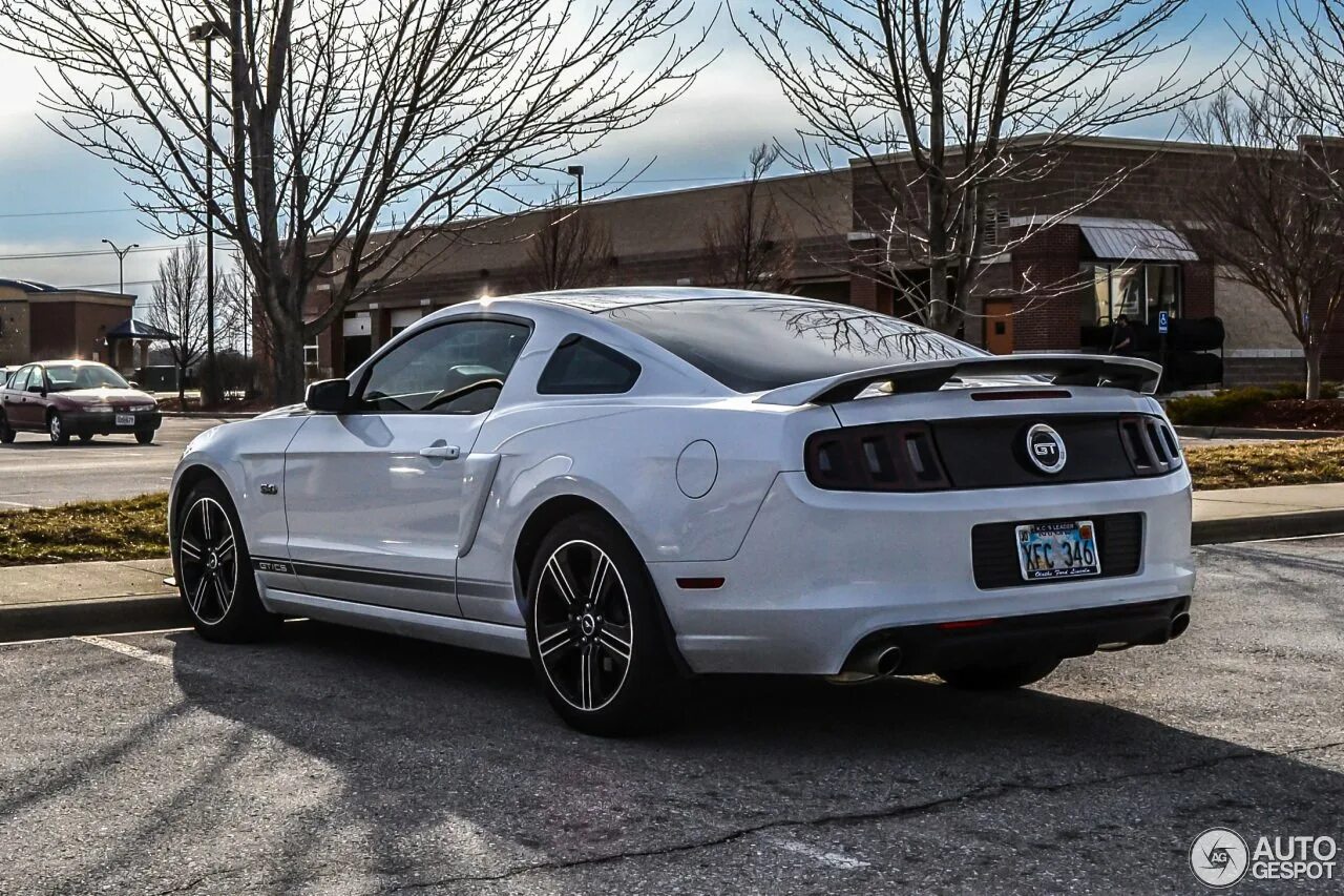 One of the girls streets white mustang. Форд Мустанг 2014. Форд Мустанг gt California. Ford Mustang gt CS 2013. Mustang gt 2014.