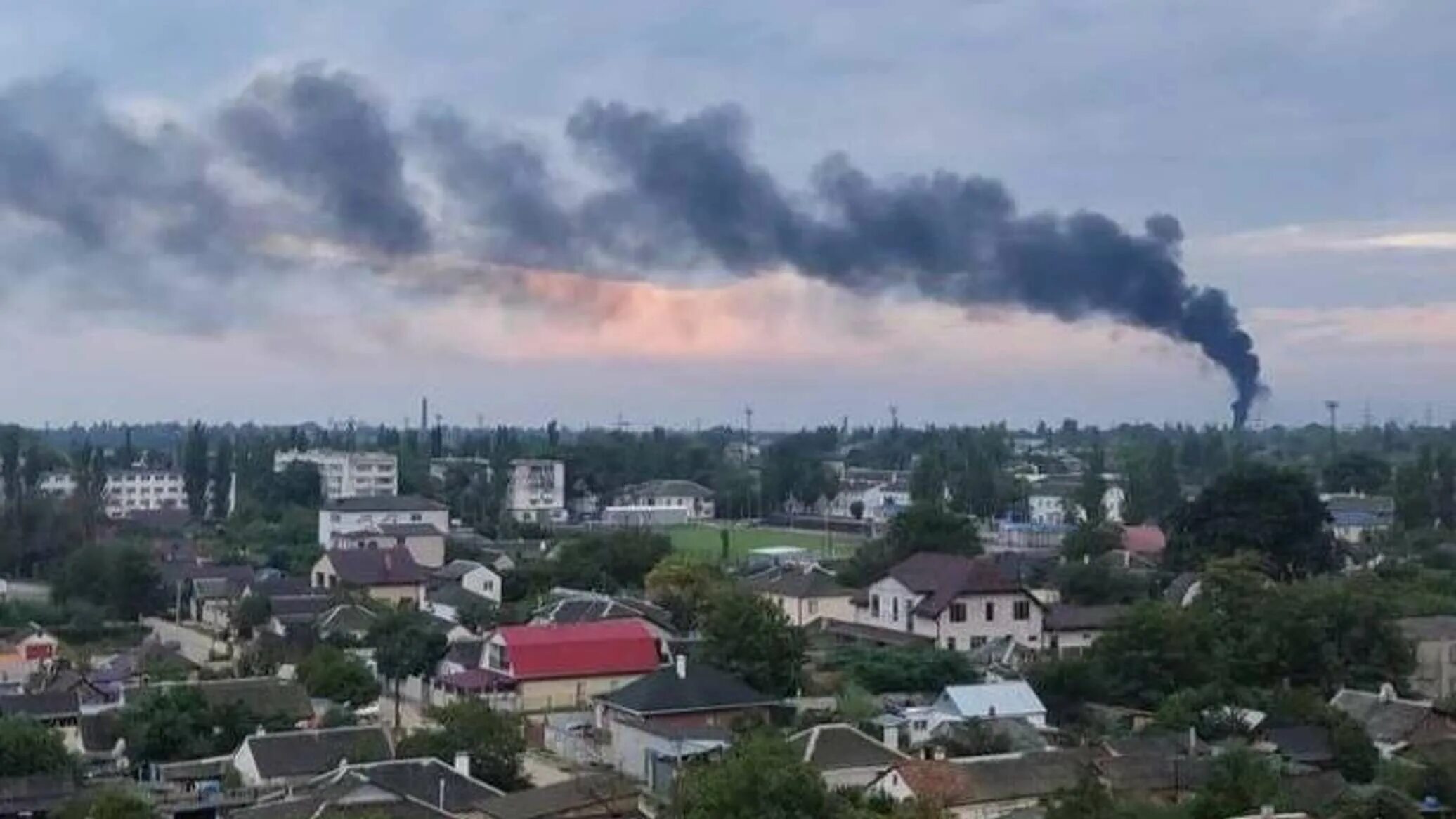 Новости крым бомбят. Джанкой Крым. Взрыв в Джанкое. Крым склад с боеприпасами. Азовское Джанкойский район взрывы.