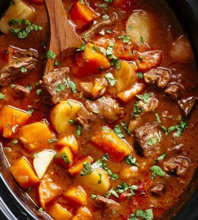 Тушеная картошка с говядиной в казане рецепт. Жаркое. жаркое по-домашнему. блюда из говядины. жаркое с говядиной.