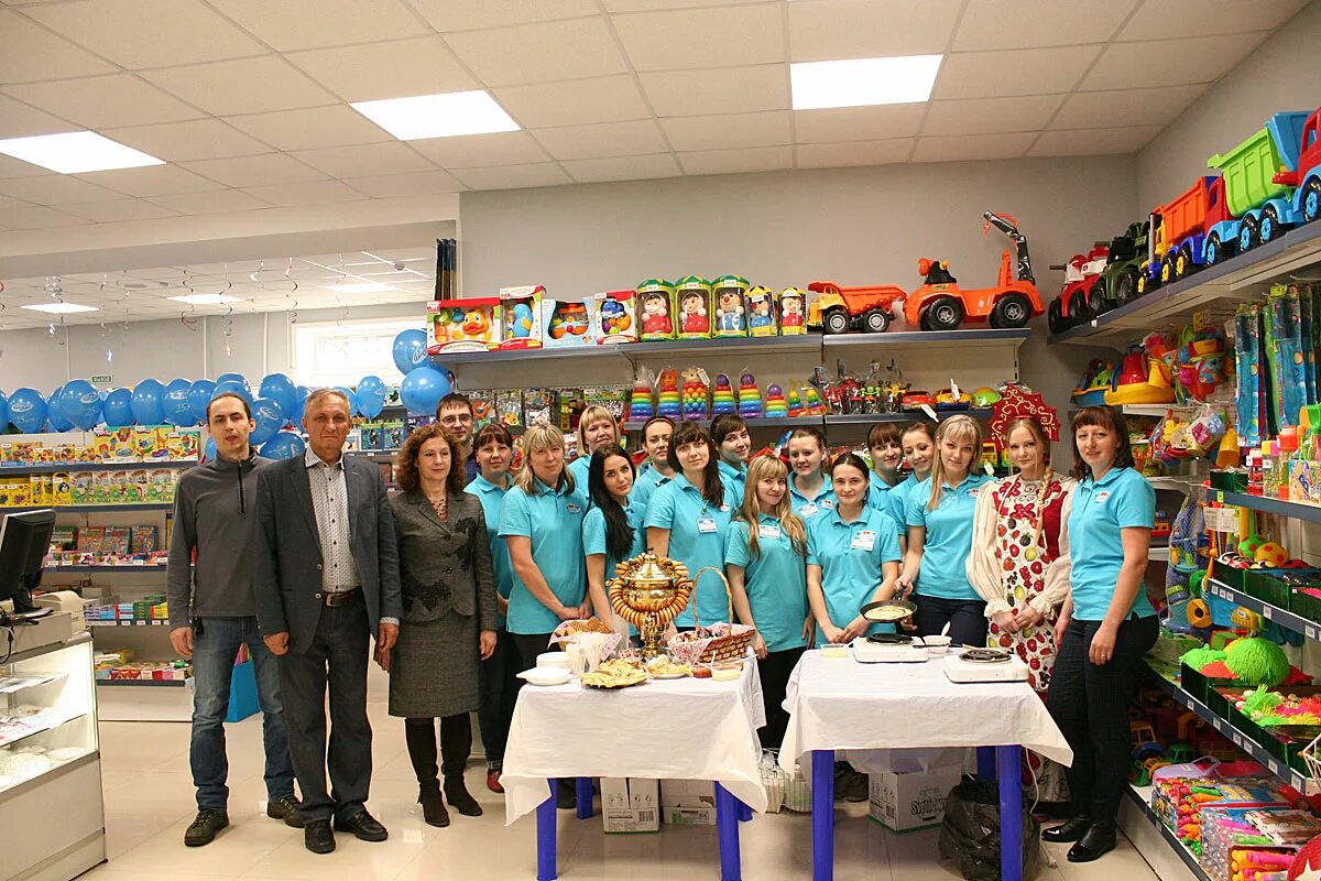 Акварель вертикаль. Вывеска магазина канцтоваров. Акварель осинники. Акварель осинники. Акварель осинники.