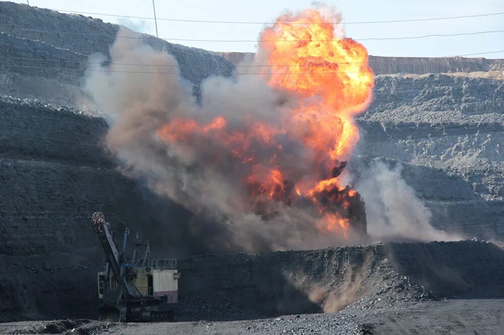 Взрывы горючих газов. Харанорский угольный разрез. Взрыв на шахте Листвяжная. Харанорский угольный разрез уголь. Взрыв на угольном разрезе.