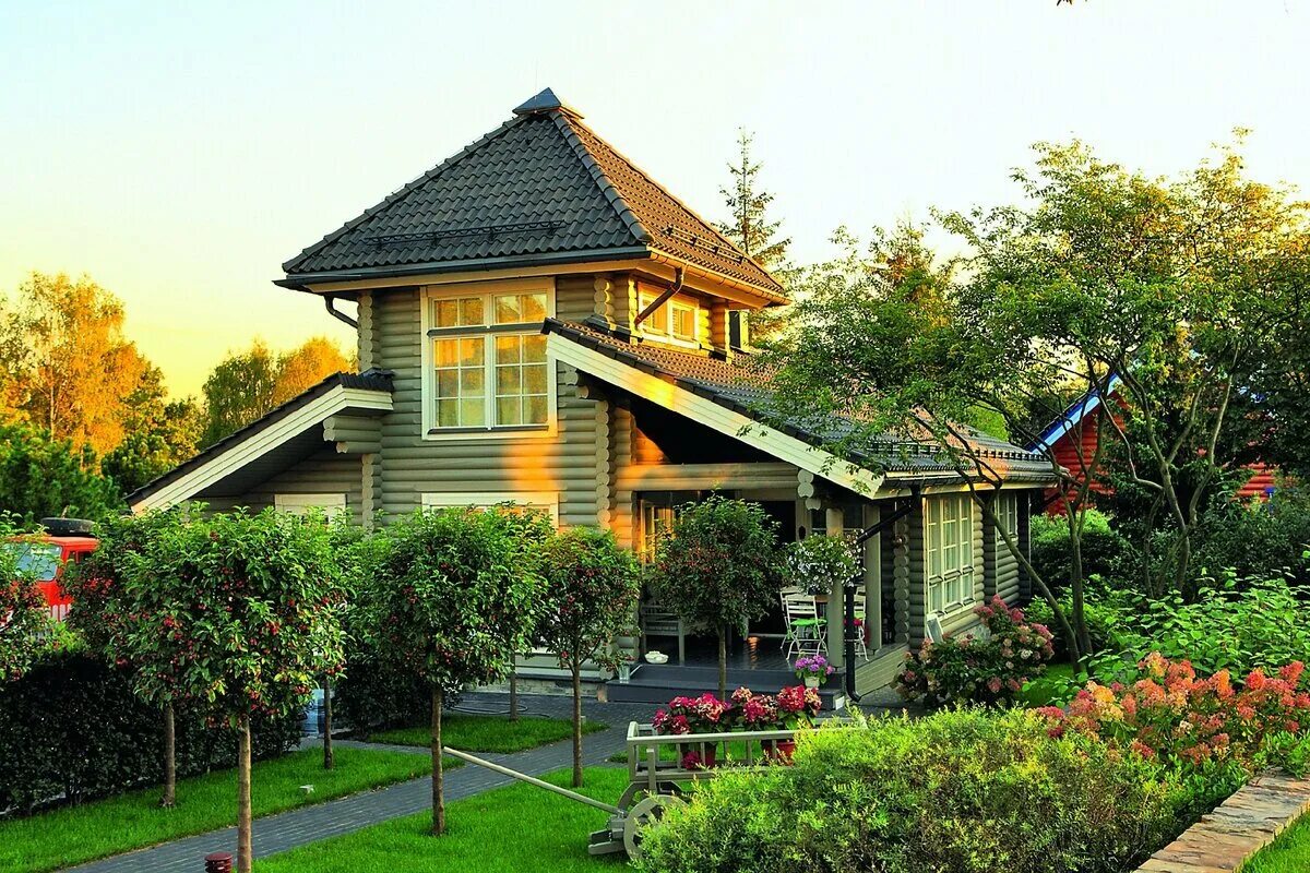 Дом дача. На даче. Загородный дом. Дачный домик на участке. Дачи.