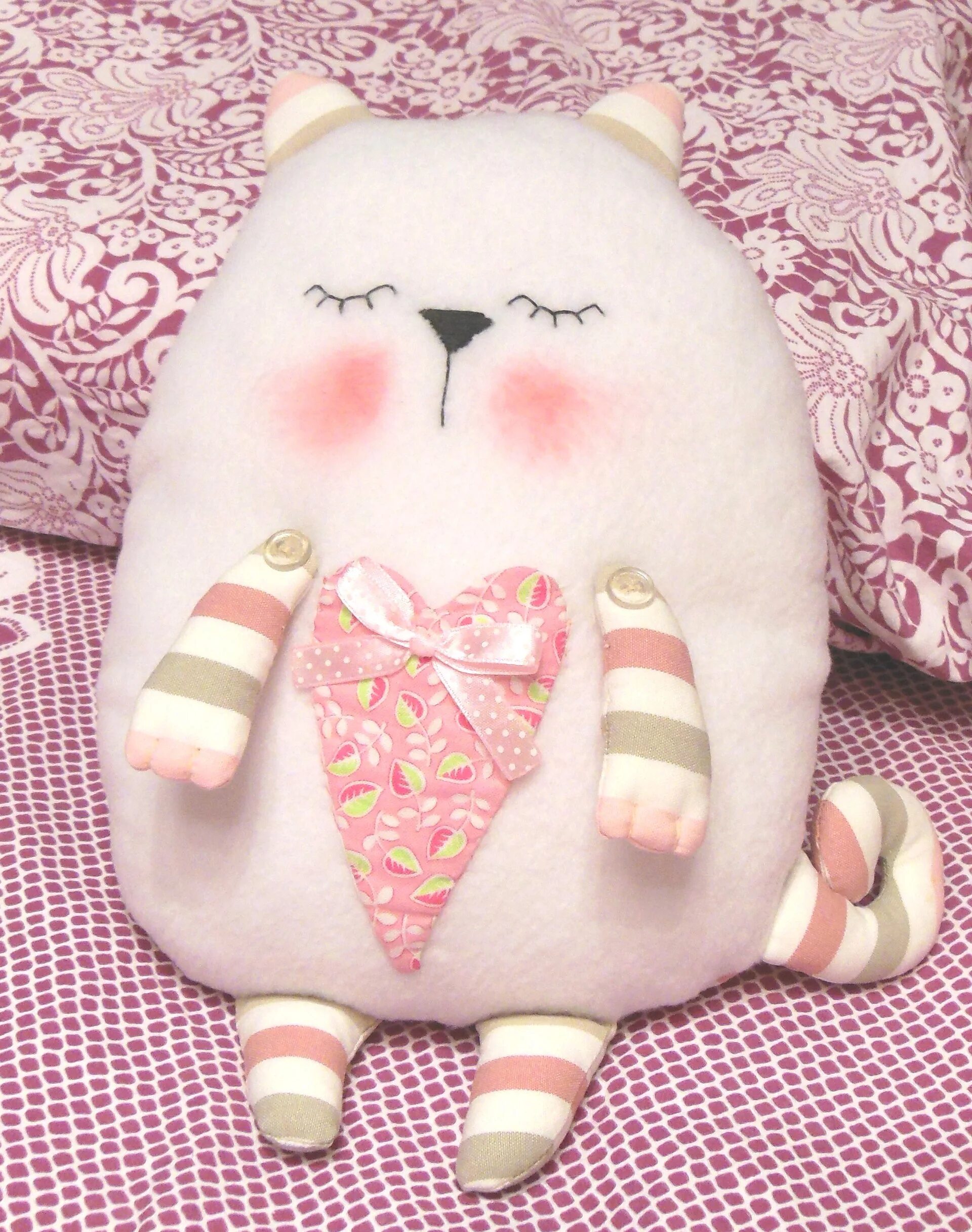 Подушка котик. Игрушки-сплюшки кот. Игрушки для подушки. Игрушки для подушки. Кошка сплюшка.