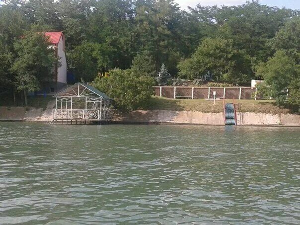 Солнечнодольск новотроицкое водохранилище. Александрия новотроицкое водохранилище. Новотроицкое водохранилище базы отдыха бодрость. Жемчужина новотроицкое водохранилище. Яхт клуб новотроицкое.