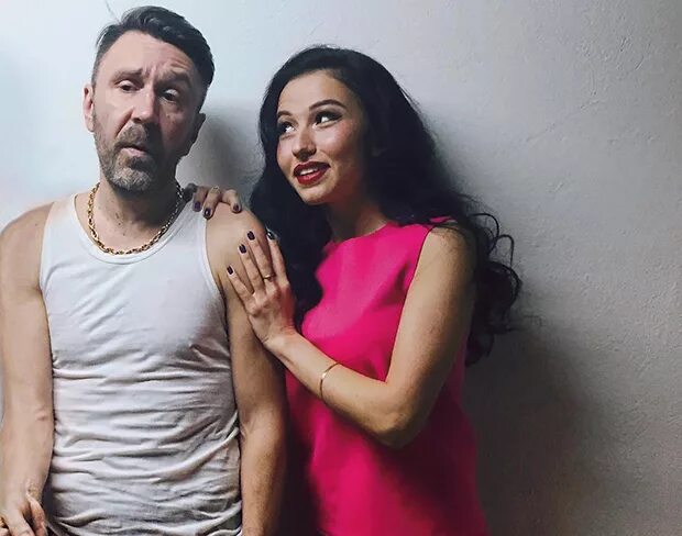 Имена солисток ленинграда. Солистка ленинграда чантурия. новая солистка группы ленинград флорида. флорида и шнуров. солиста группы ленинград флорида чантурия.