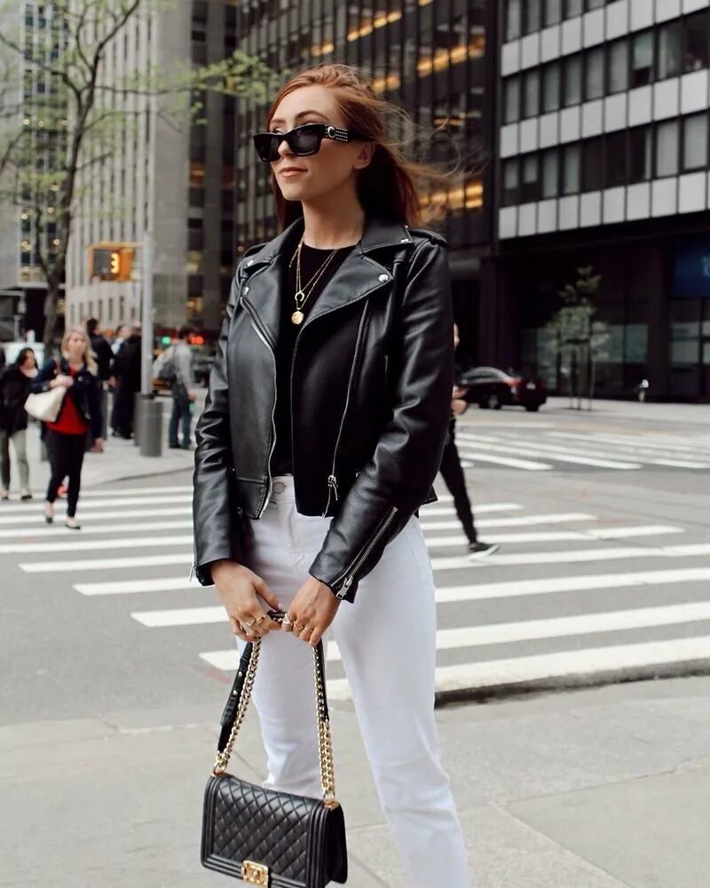 кожаная куртка женская 2022. дубленка авиатор с высокими сапогами. с чем носить зимнюю косуху. дубленка авиатор с юбкой. дубленка авиатор стрит стайл.