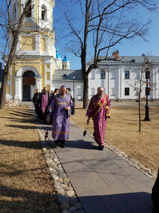 Остров коневец монастырь. Детский лагерь коневец православный. Коневский монастырь на ладожском озере. Коневец остров экскурсии. Погода коневец на неделю.