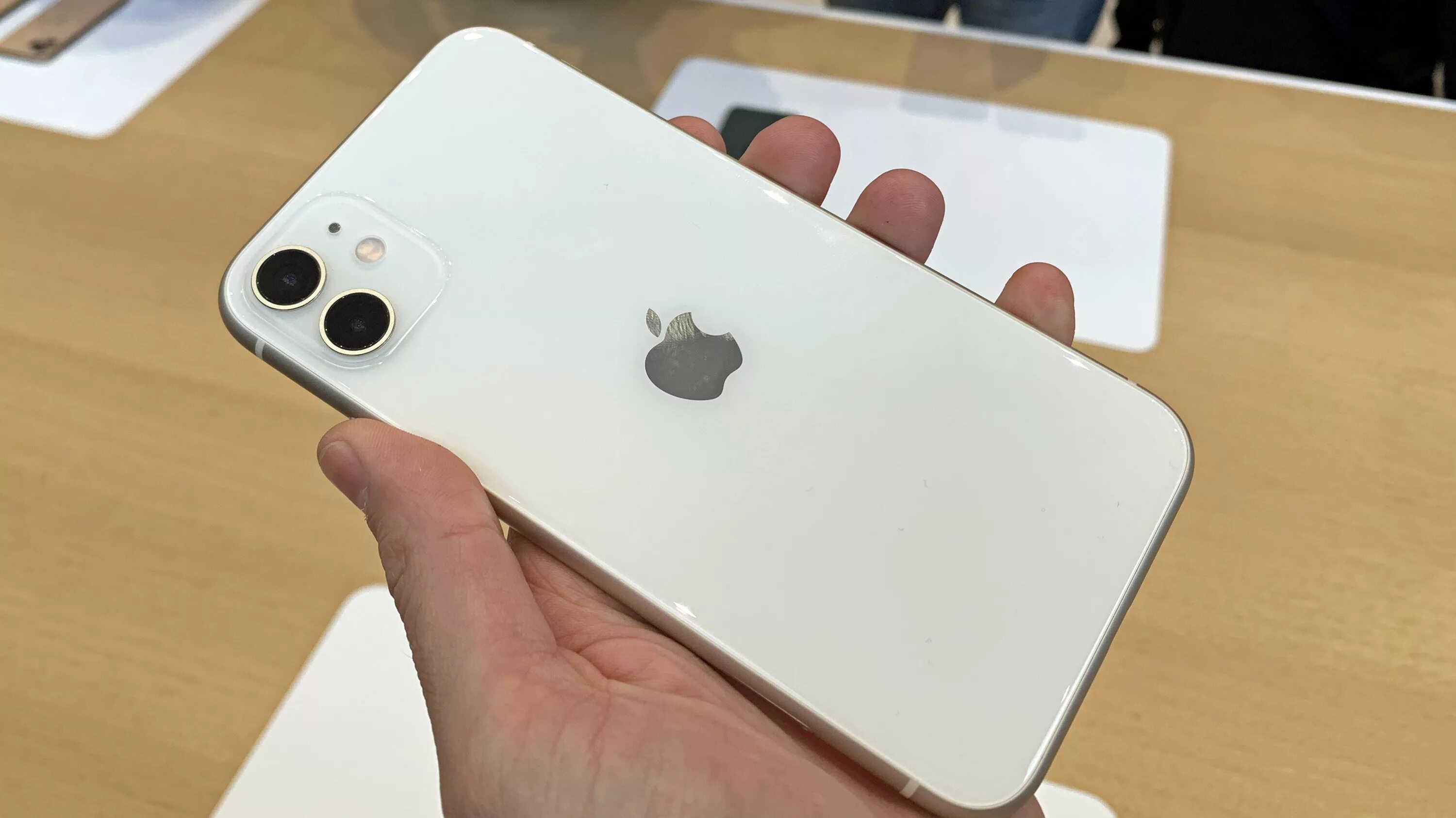 Айфон купить 256гб рассрочку. Iphone 11 64gb White. Айфон 11 64 ГБ белый. Apple iphone 11 64gb. Apple iphone 11 128 ГБ белый.