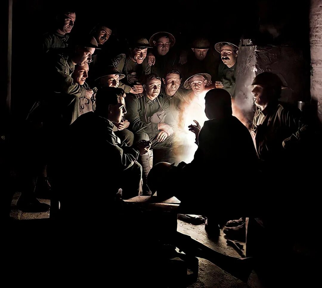 Туман стивен кинг фильм. Алеющая мгла. Ночная мгла. Ночью мгла и в блиндаже все спят. Ночью мгла и в блиндаже все спят.