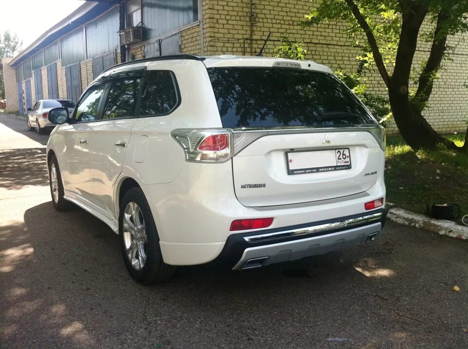 Задний бампер мицубиси аутлендер. Аутлендер 3. Mitsubishi Outlander 2012  задний.