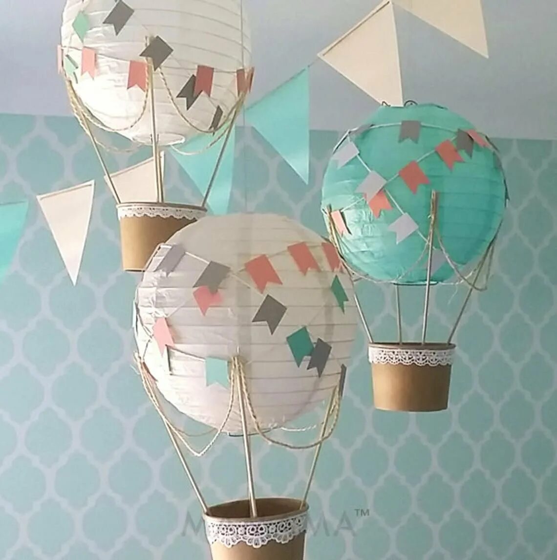 Мастер класс воздушный шар. Воздушный шар декорация. Воздушный шар с корзиной декор. Поделка воздушный шар с корзиной. Фотозона воздушный шар с корзиной.
