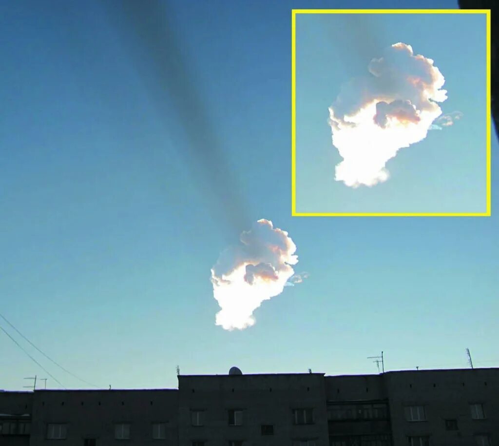 над челябинским метеоритом. над челябинским метеоритом. челябинский метеорит 15 февраля 2013. челябинский метеорит в музее. 2013.