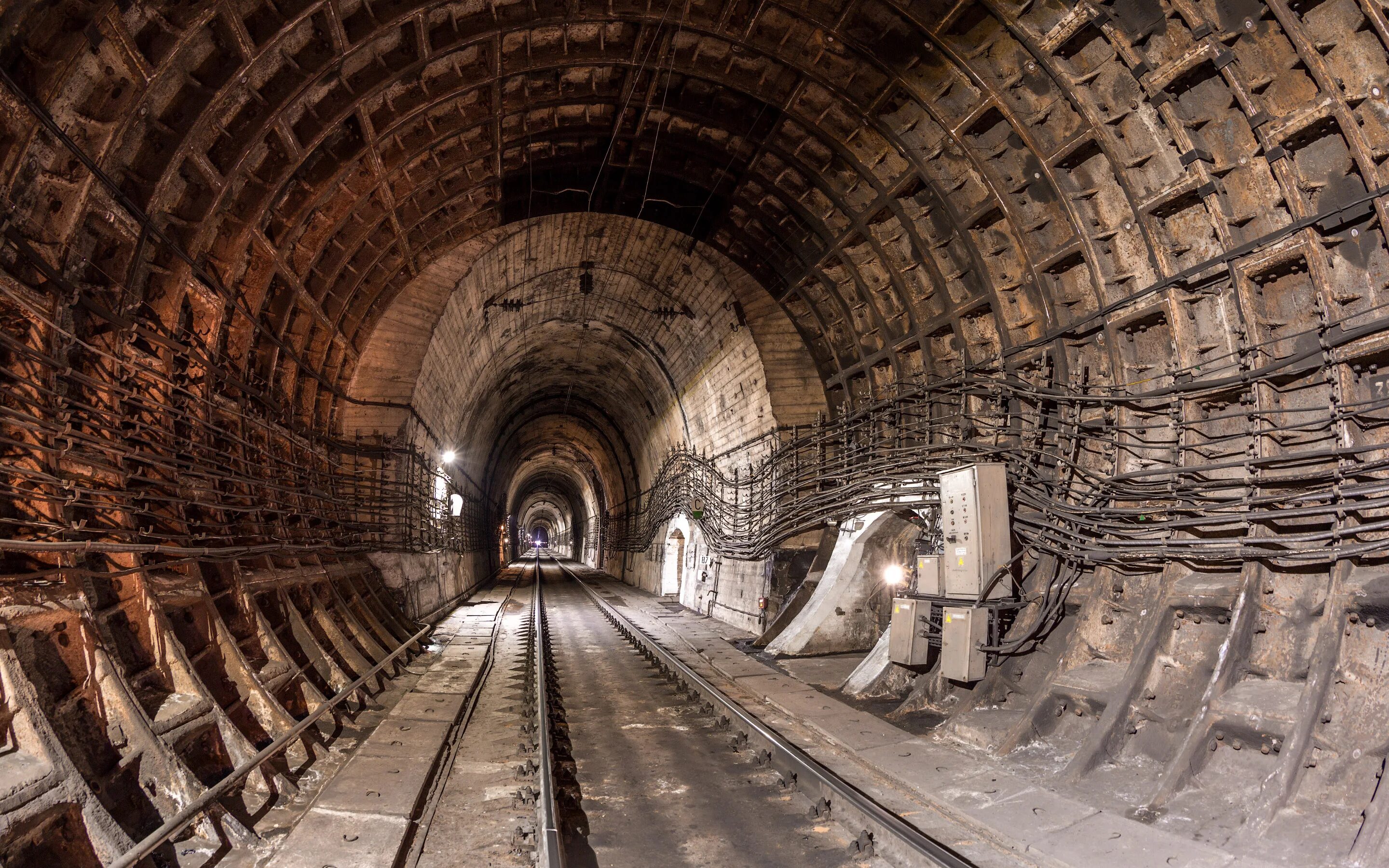 северомуйский тоннель новости. северомуйский железнодорожный тоннель. северомуйский тоннель ворота. северомуйский тоннель. северомуйский тоннель метро.