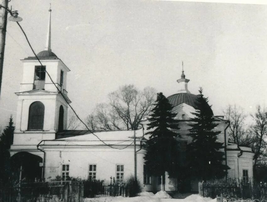 Церковь Димитрия Солунского в Дмитровске, православный храм, Социалистическая ул