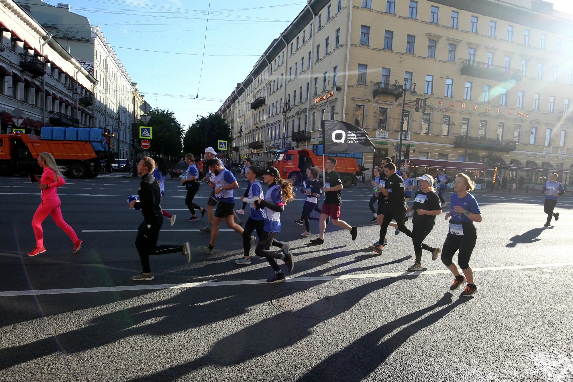 Полумарафон спб. Забег СПБ 2022. Забег ПМЭФ 2022. СПБ ПМЭФ 2022. Пробежка Санкт Петербург.