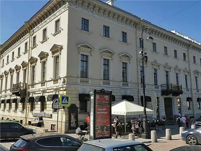 Итальянская ул 4 санкт петербург. Дом жако на площади искусств. Подвал бродячей собаки итальянская 4. 4. Итальянская улица дом 4 спб.