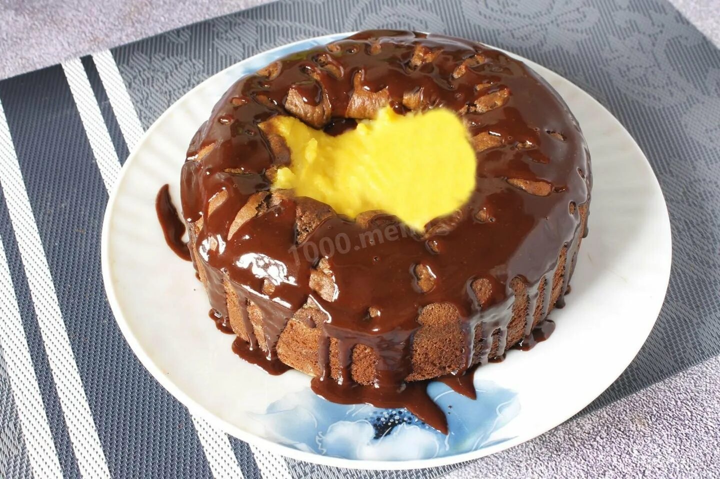 Торт вулкан рецепт. Шоколадный торт с заварным кремом. Торт вулкан. Пирог вулкан с творогом. Торт панчо с вишней.