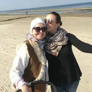 Аққұба дөрекі түрде бұралып қалды