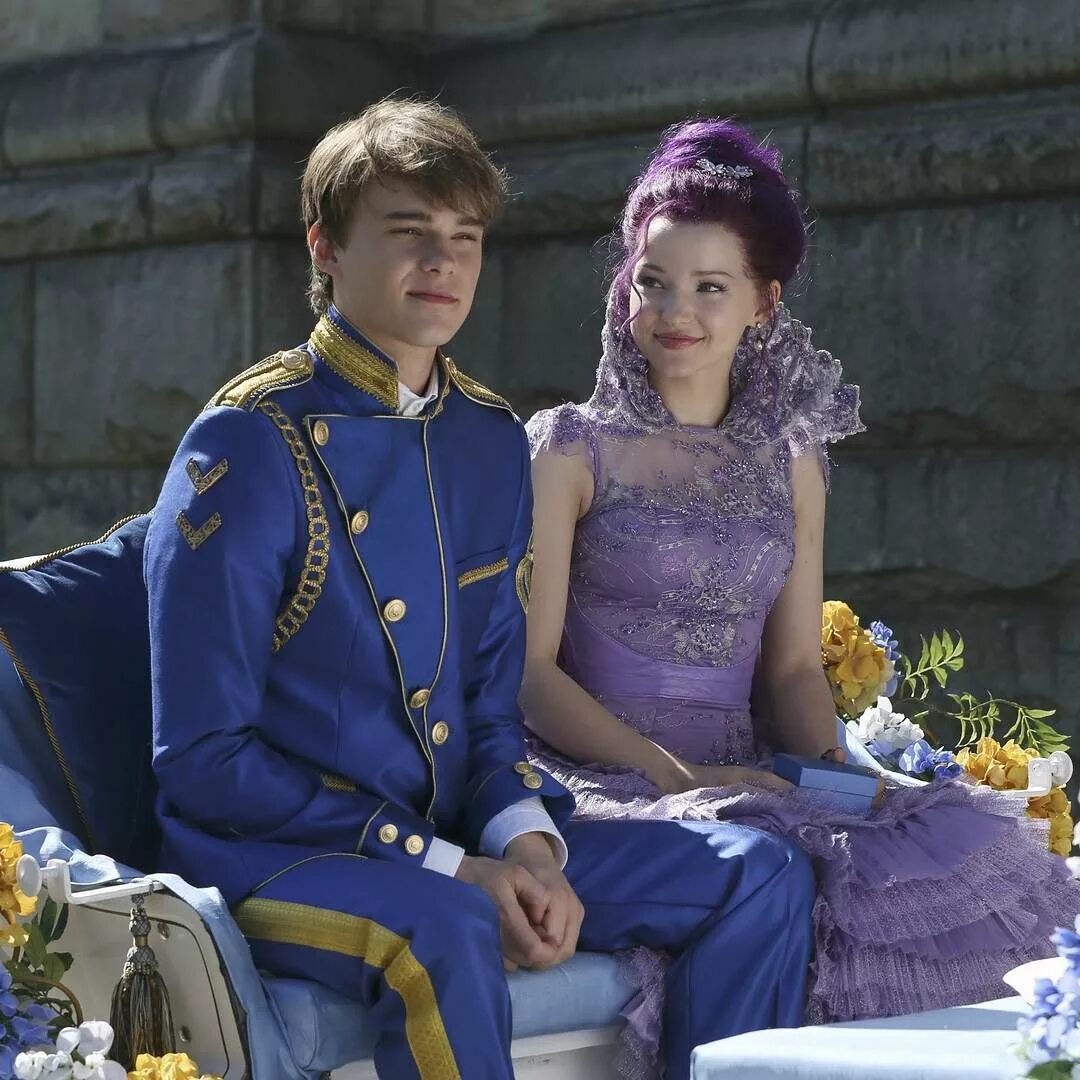 Наследники дома. Наследники (descendants) 2015. Наследники 2015 Дисней. Наследники 2 фильм 2015. Наследники descendants 2015 актеры.