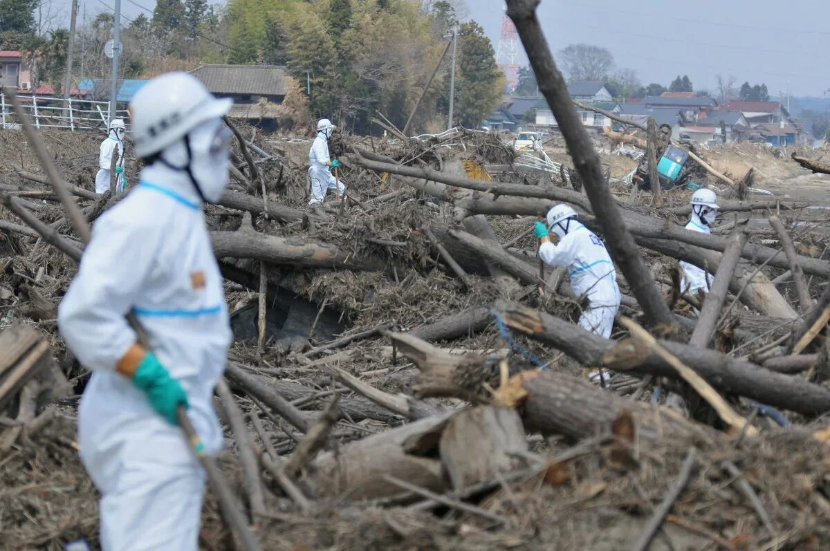 Аэс фукусима последствия. Авария на АЭС Фукусима-1. Японская АЭС Фукусима -1 авария. Катастрофа Фукусима 1. Фукусима Япония катастрофа 2011.