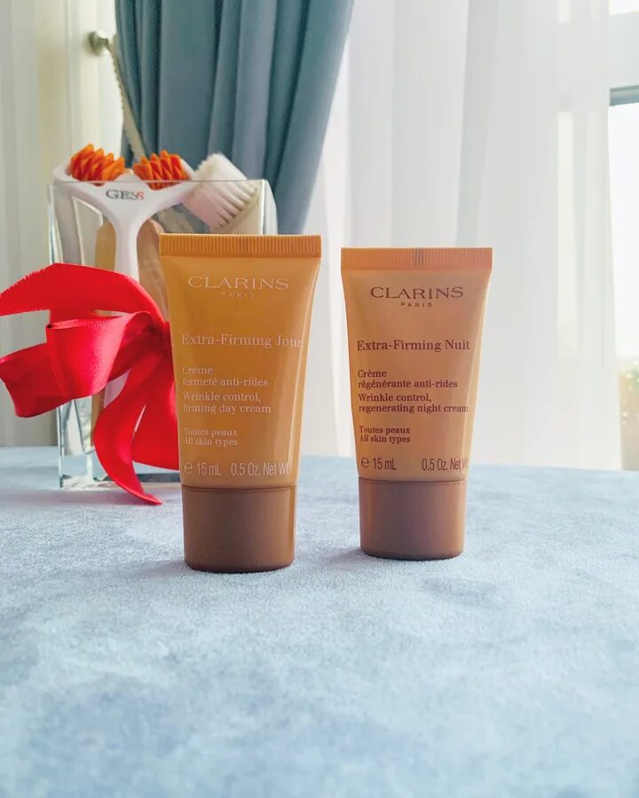 Clarins extra firming nuit. Clarins extra firming jour. Creme fermete anti-rides clarins wrinkle control. Clarins paris extra firming jour. Clarins extra firming jour creme.