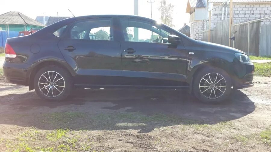 Диски и резина на лето - Lada Приора хэтчбек, 1,6 л, 2009 года колёсные диски DR