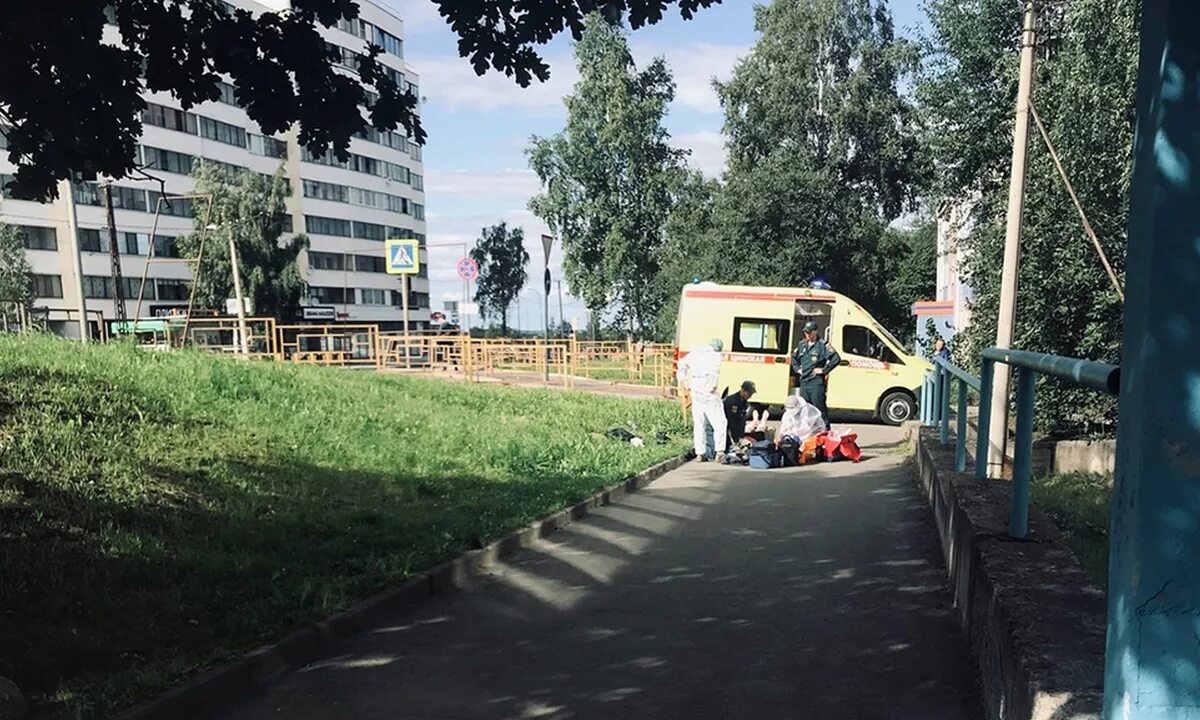 Правды 19 больница. Улица правды Петрозаводск МЧС. БСМП Петрозаводск. Здание МЧС В Петрозаводске. БСМП Петрозаводск Михайлюк.