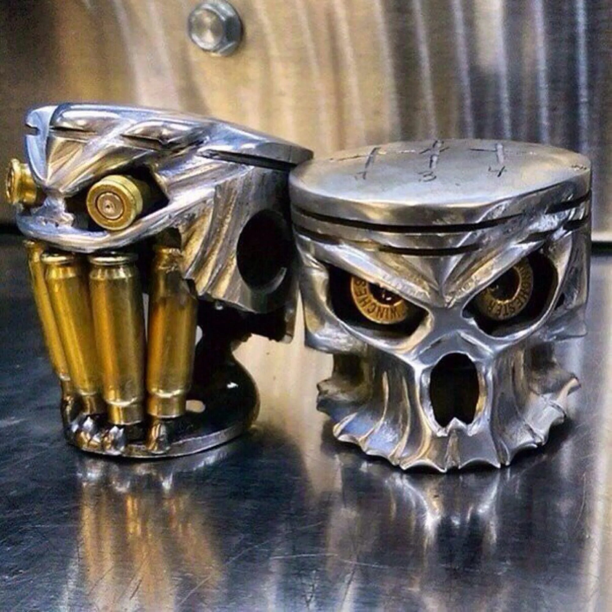 изделия из автозапчастей. человек поршень. человек поршень. поделки из поршня. прикольные поршни.