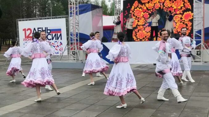 Ноябрьск открытки. День города ноябрьск. 25 мая праздник ноябрьск. День оленевода ноябрьск. Ноябрьск в мае.
